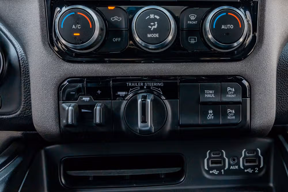 2021 Ram 1500 Big Horn Crew Cab Image 29