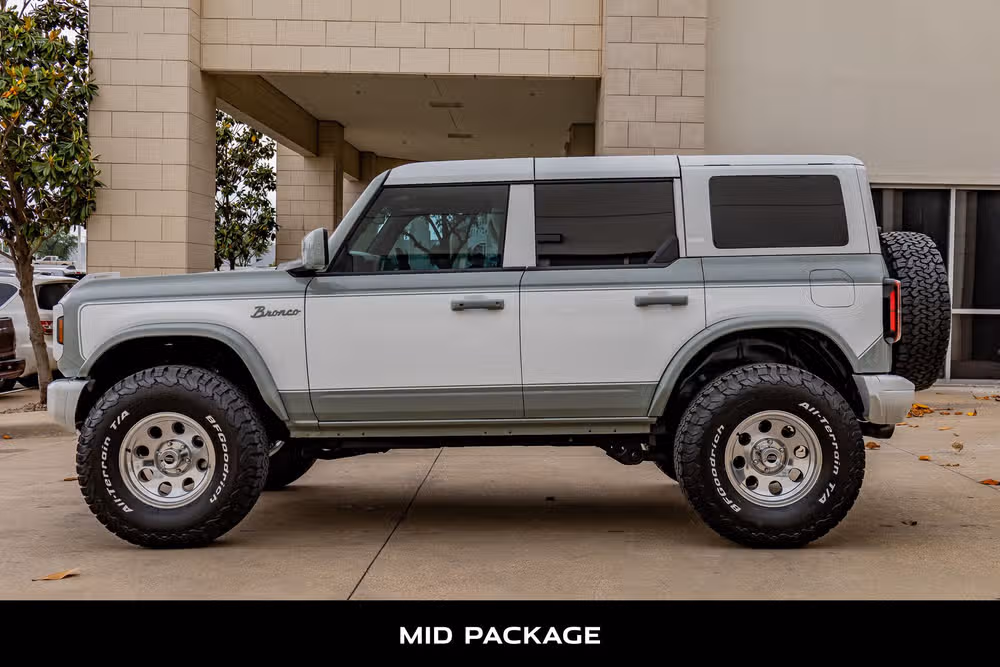 2023 Ford Bronco Heritage Edition Image 6