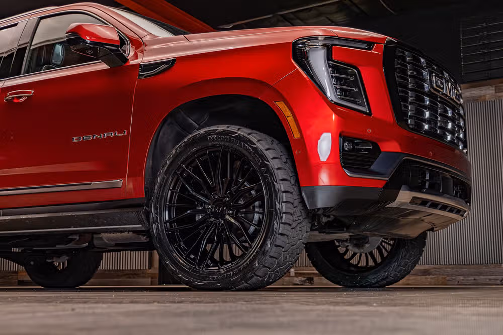 2025 GMC Yukon Denali Ultimate Image 12