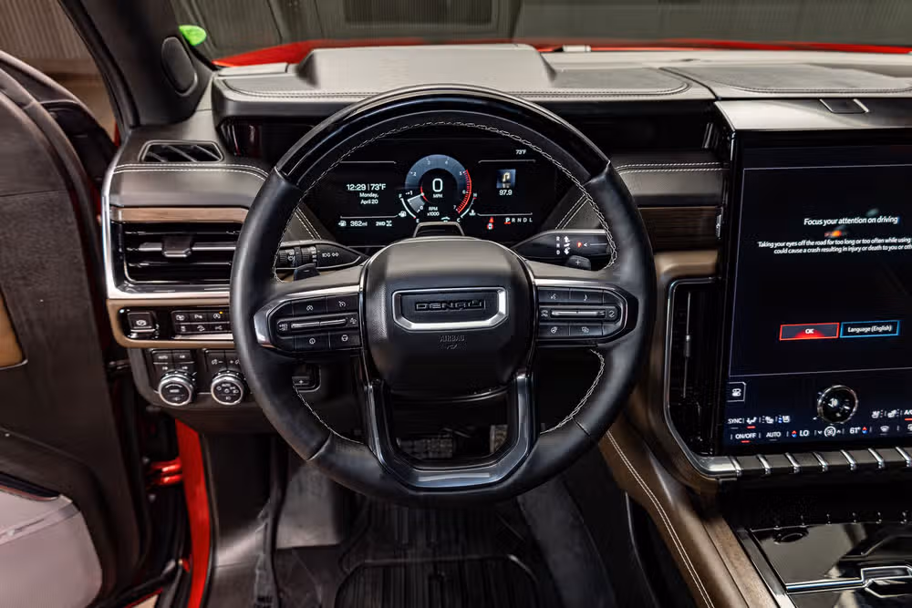 2025 GMC Yukon Denali Ultimate Image 16