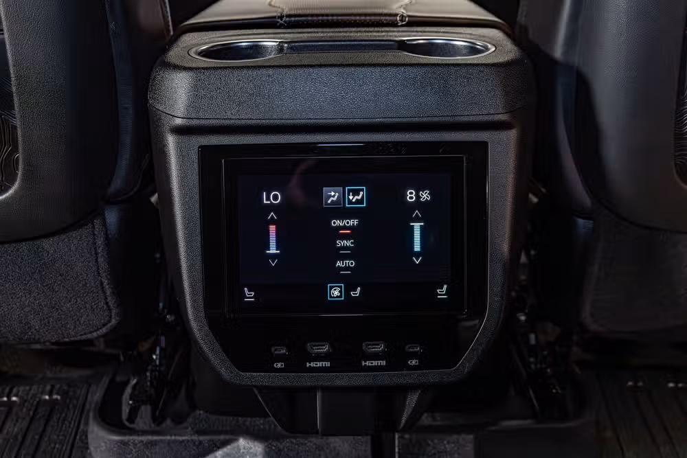 2025 GMC Yukon Denali Ultimate Image 23