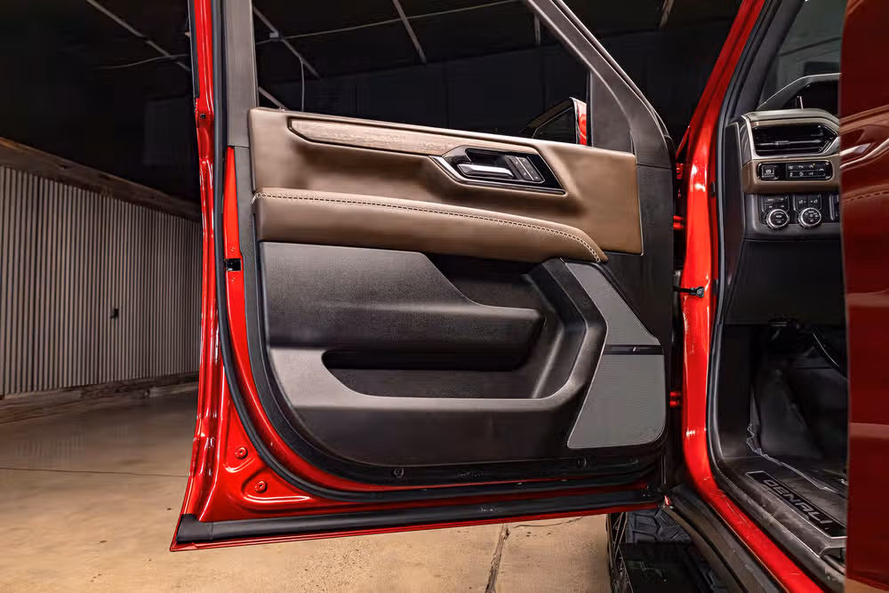 2025 GMC Yukon Denali Ultimate Image 30