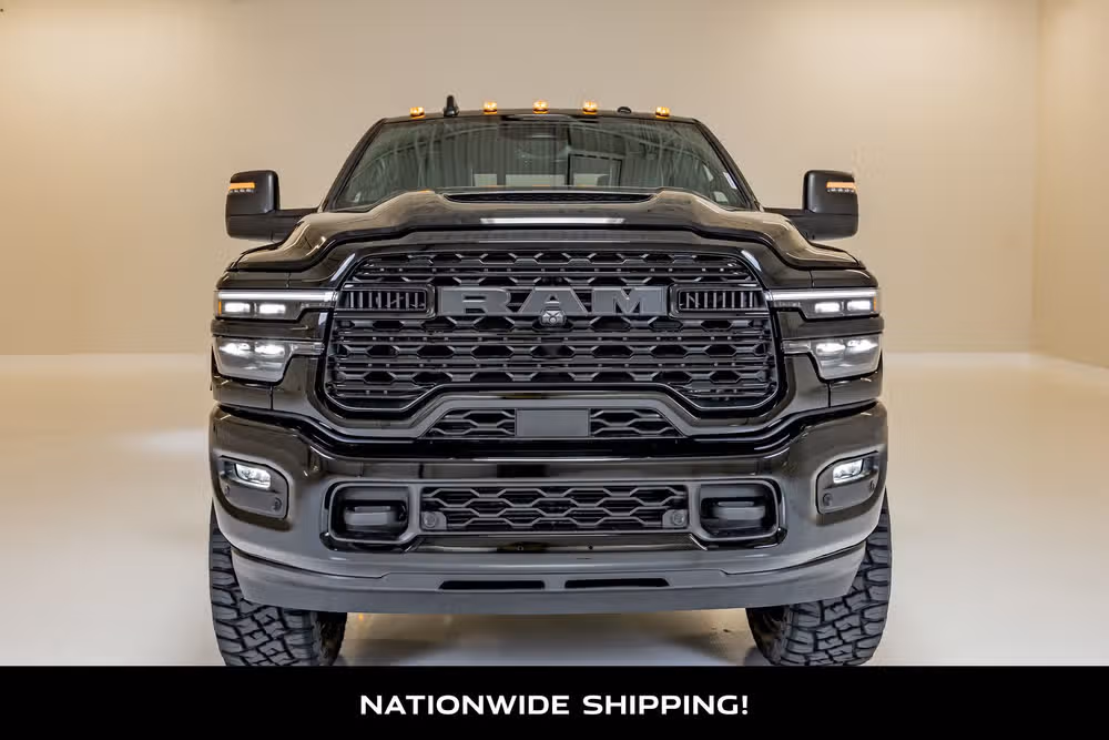 2025 Ram 3500 Limited Crew Cab Image 4