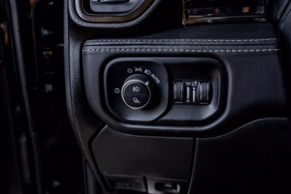 2025 Ram 3500 Limited Crew Cab Image 21