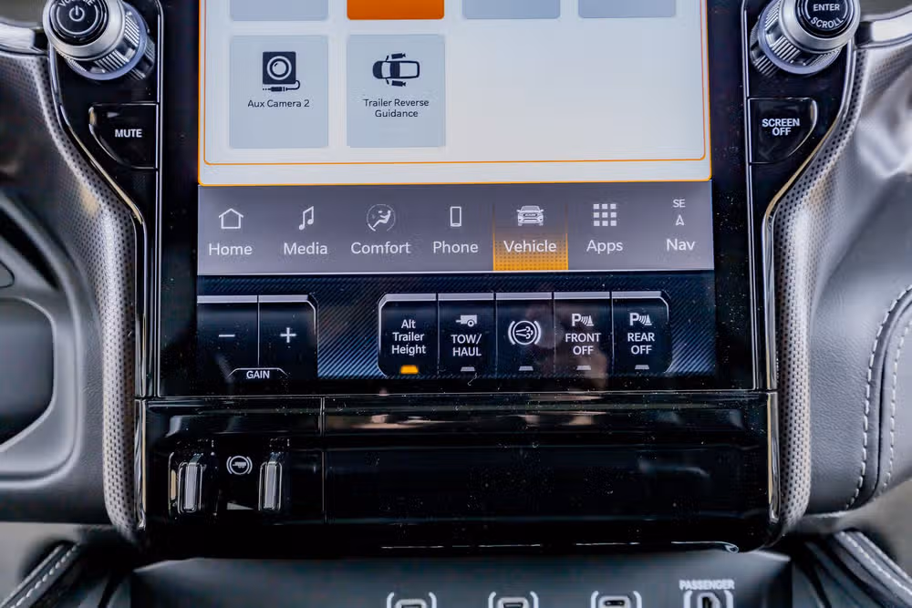 2025 Ram 3500 Limited Crew Cab Image 24