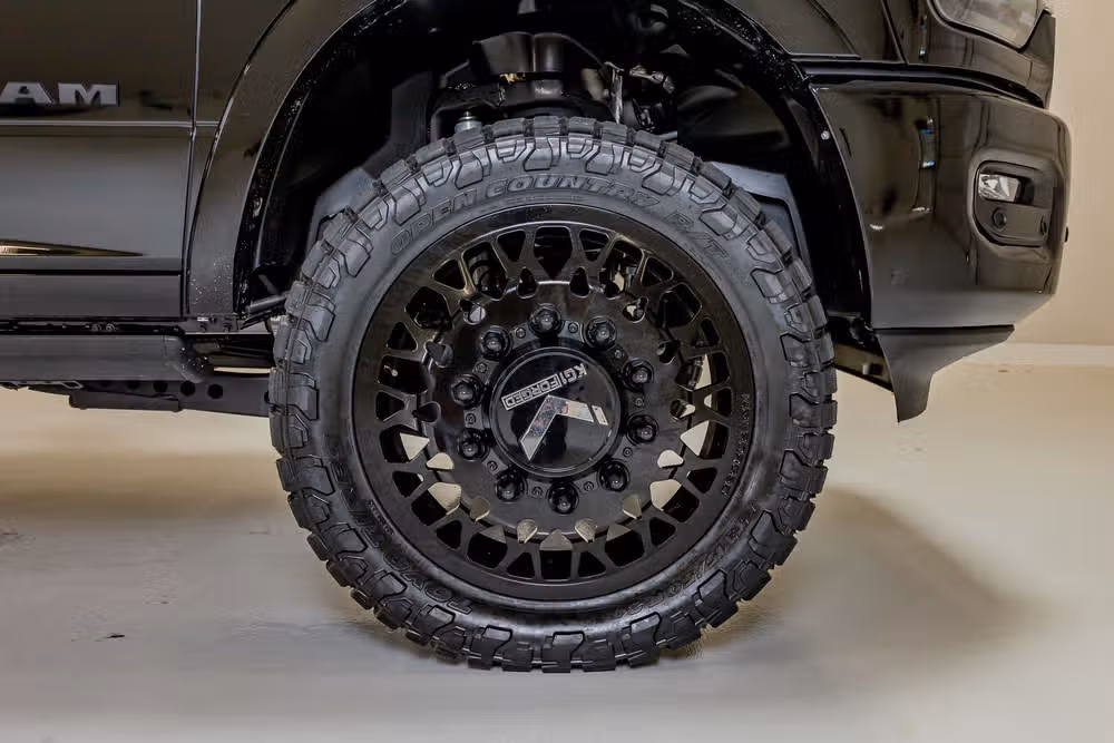 2025 Ram 3500 Limited Crew Cab Image 11