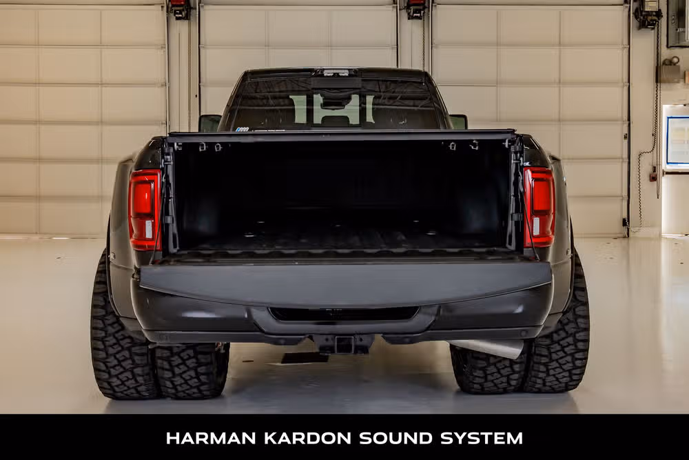 2025 Ram 3500 Limited Crew Cab Image 9