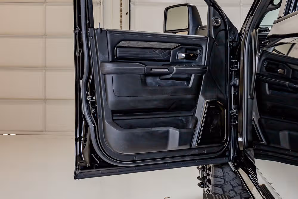 2025 Ram 3500 Limited Crew Cab Image 33