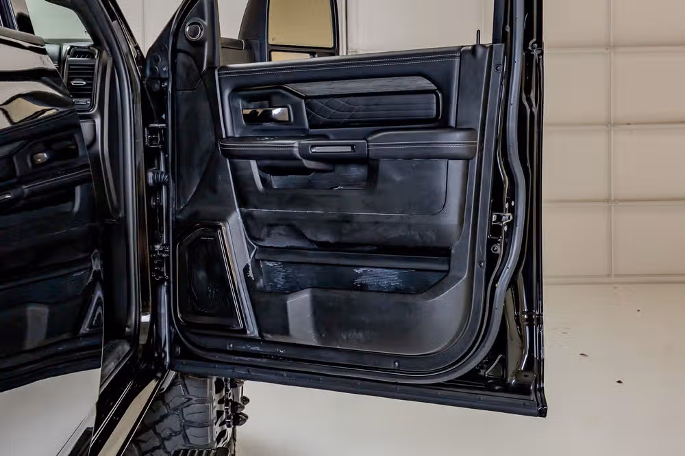 2025 Ram 3500 Limited Crew Cab Image 34