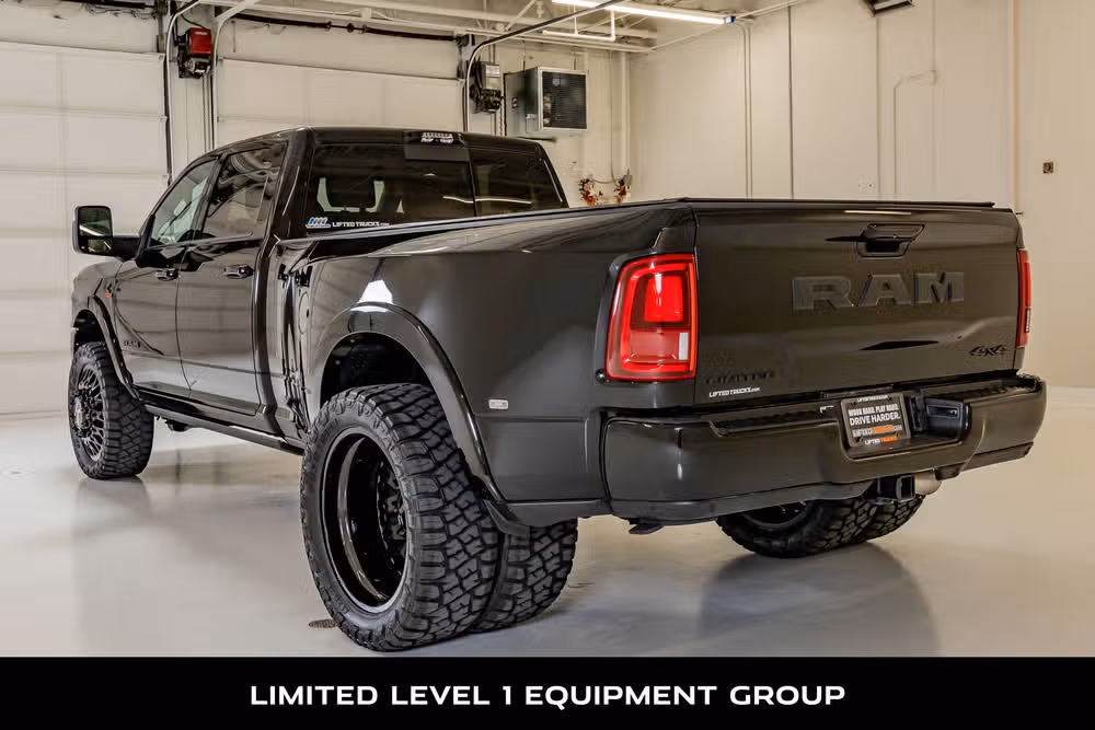 2025 Ram 3500 Limited Crew Cab Image 7