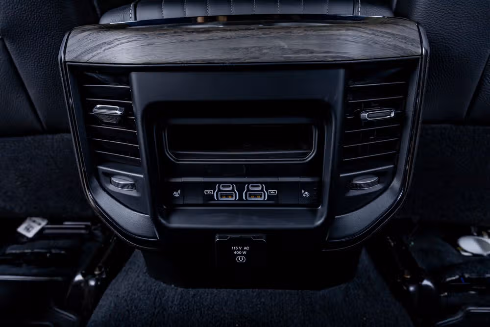 2025 Ram 3500 Limited Crew Cab Image 30