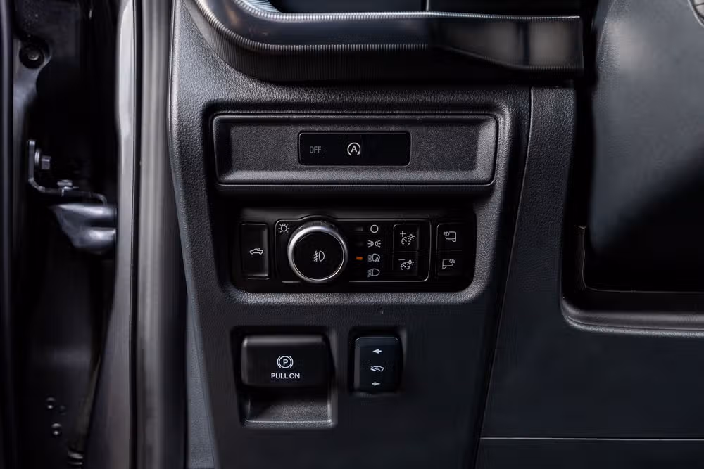 2025 Ford F-150 Platinum SuperCrew Image 19