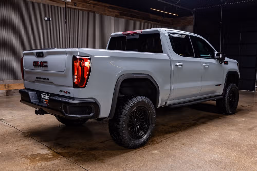 2024 GMC Sierra 1500 AT4X Crew Cab Image 11