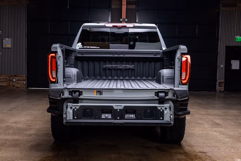 2024 GMC Sierra 1500 AT4X Crew Cab Image 10
