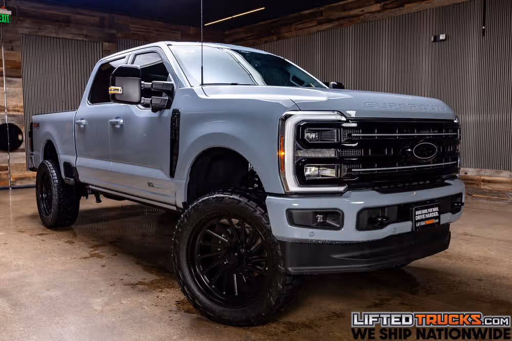 2026 Ford F-250 Super Duty Platinum Crew Cab Image 1