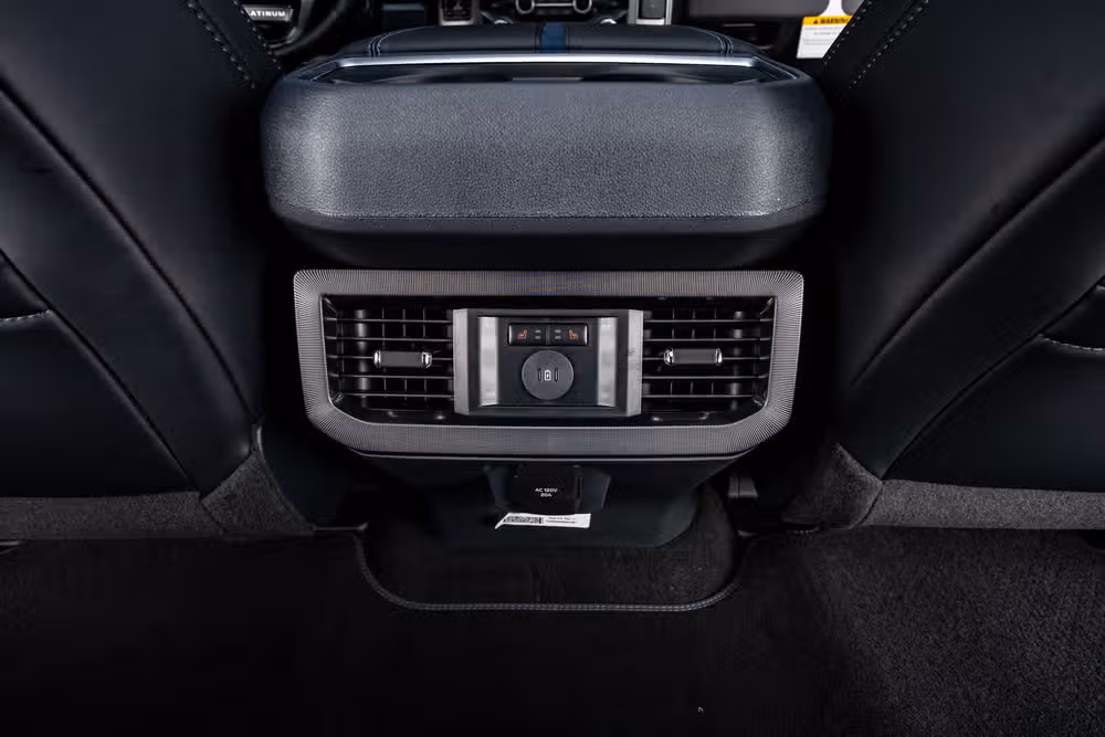 2026 Ford F-250 Super Duty Platinum Crew Cab Image 33