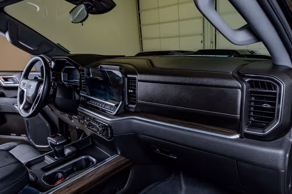 2025 Chevrolet Silverado 1500 LT Trail Boss Crew Cab Image 18