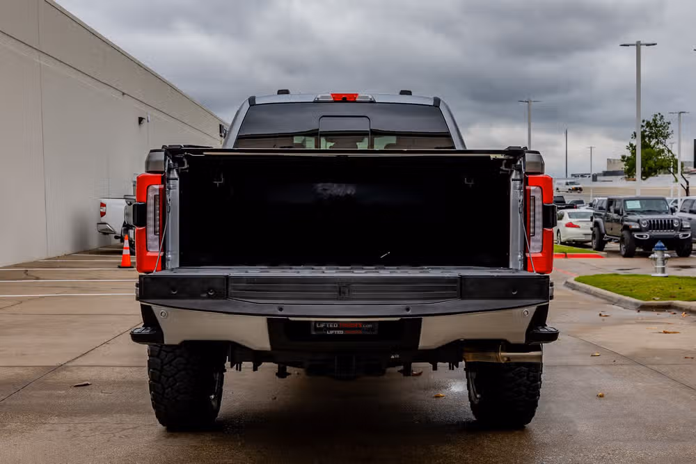 2024 Ford F-250 Super Duty Limited Crew Cab Image 9