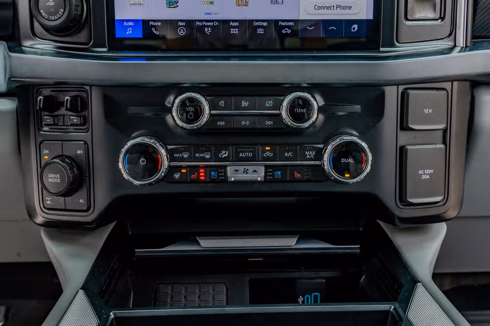 2024 Ford F-250 Super Duty Limited Crew Cab Image 28