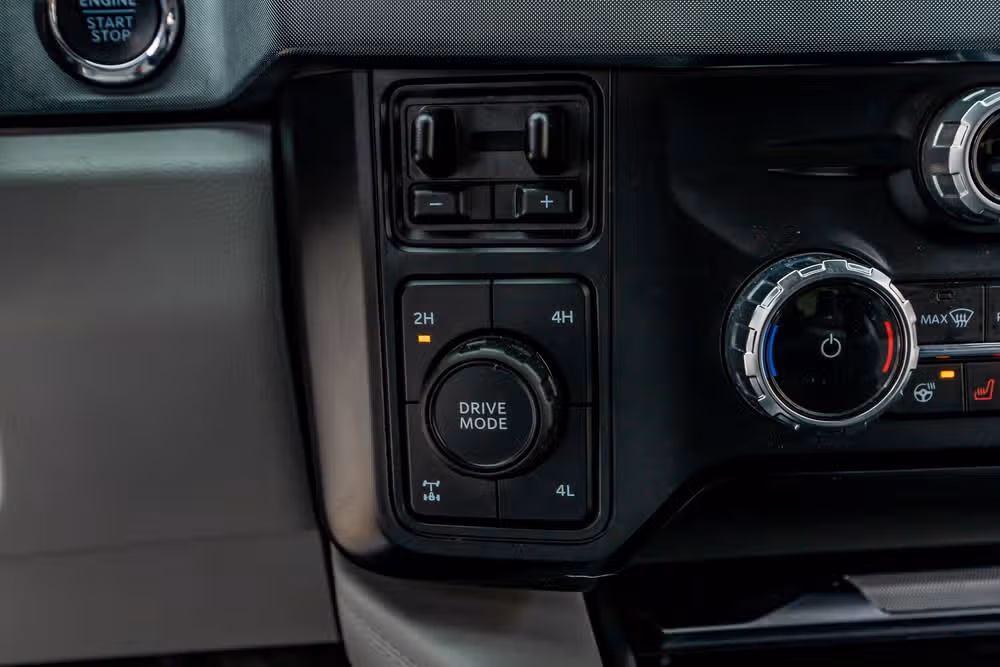 2024 Ford F-250 Super Duty Limited Crew Cab Image 24
