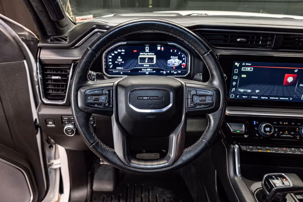 2022 GMC Sierra 1500 Denali Ultimate Crew Cab Image 17