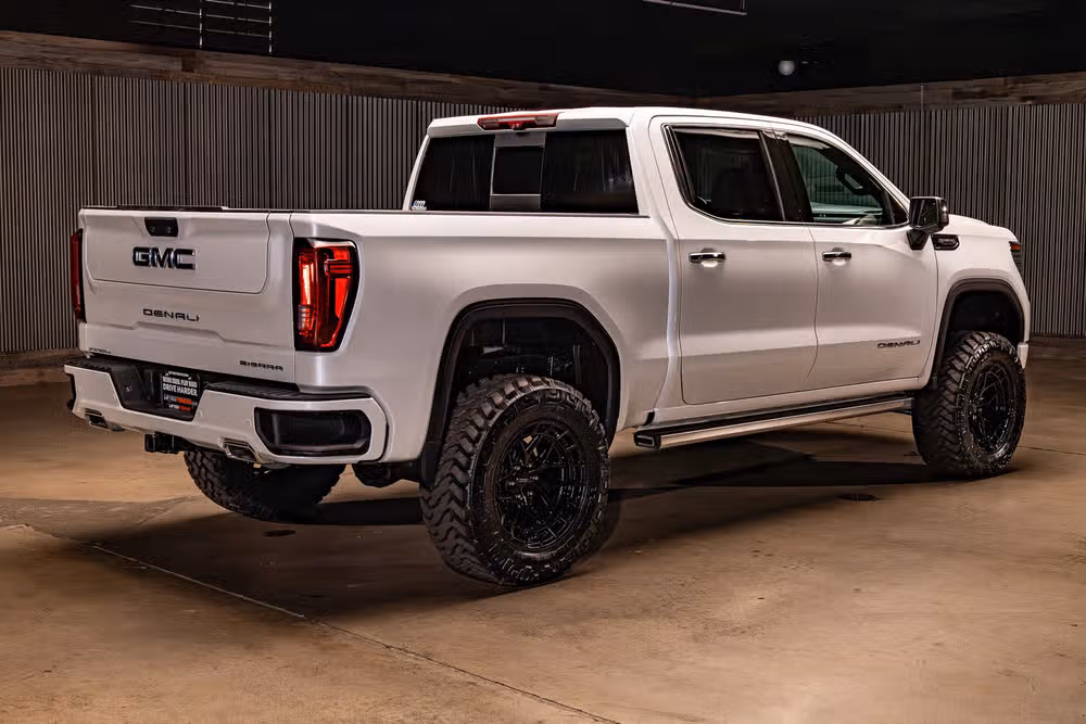 2022 GMC Sierra 1500 Denali Ultimate Crew Cab Image 10