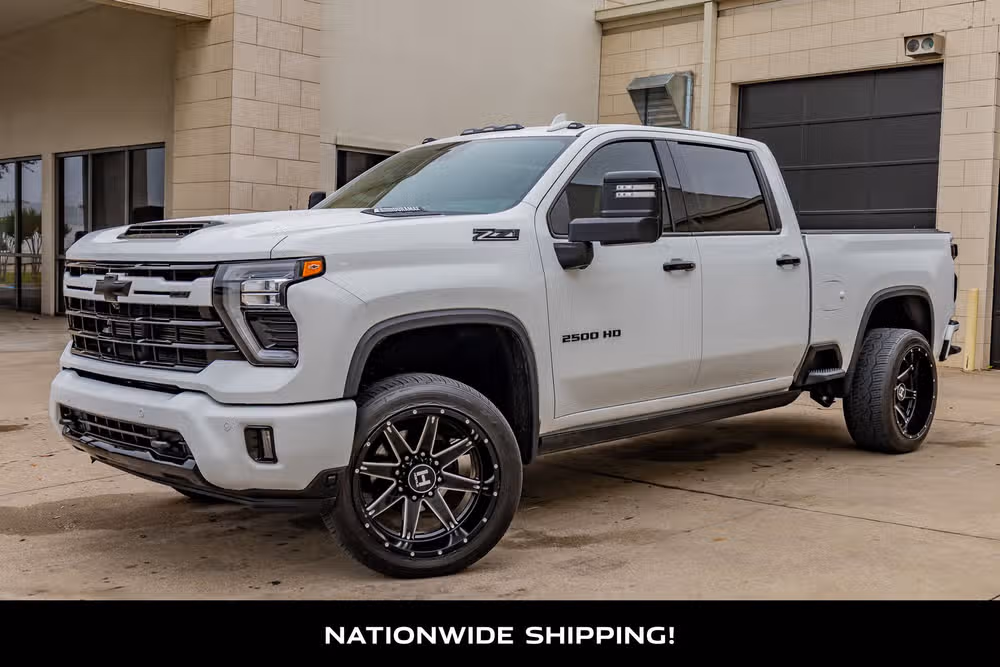 2024 Chevrolet Silverado 2500HD LTZ Crew Cab Image 4