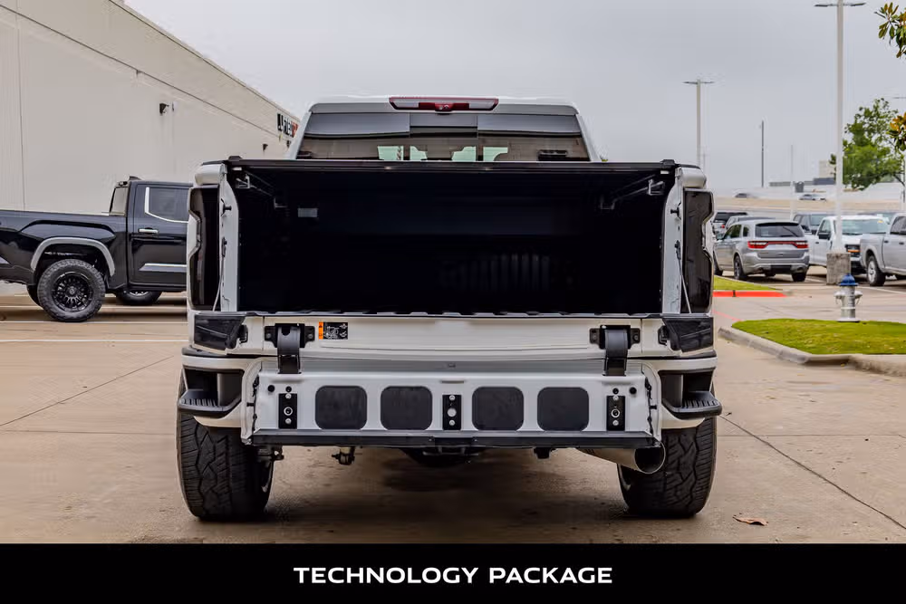 2024 Chevrolet Silverado 2500HD LTZ Crew Cab Image 8