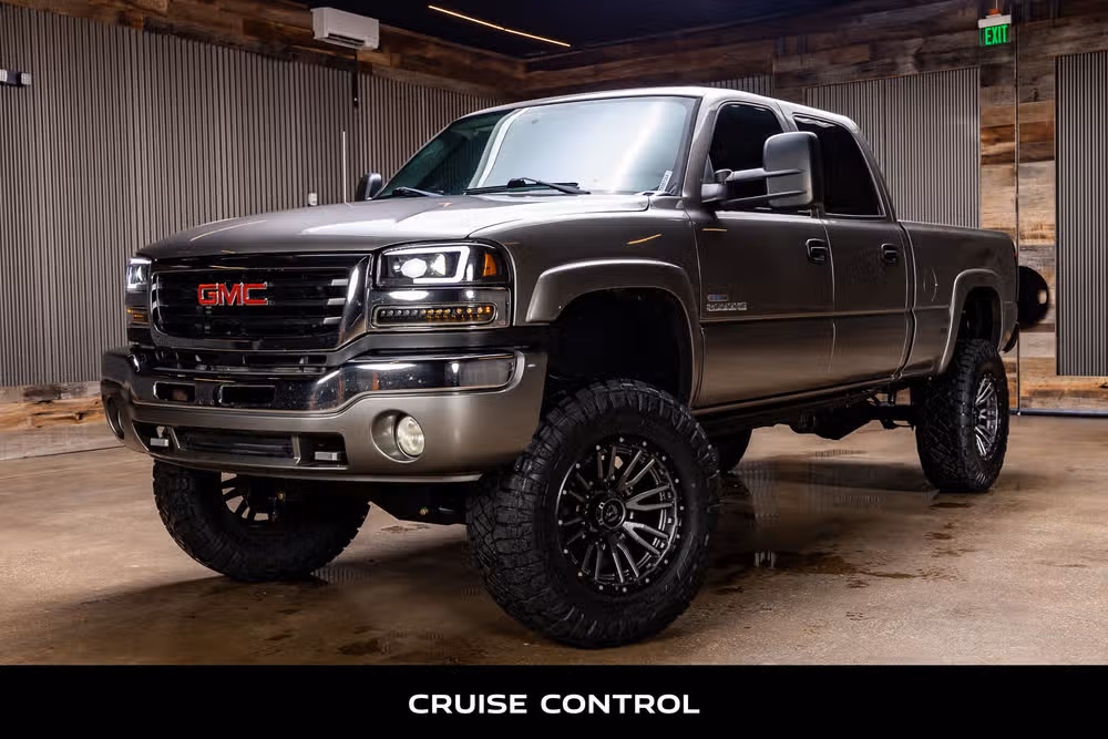 2007 GMC Sierra 2500HD Classic SLE1 Crew Cab Image 5