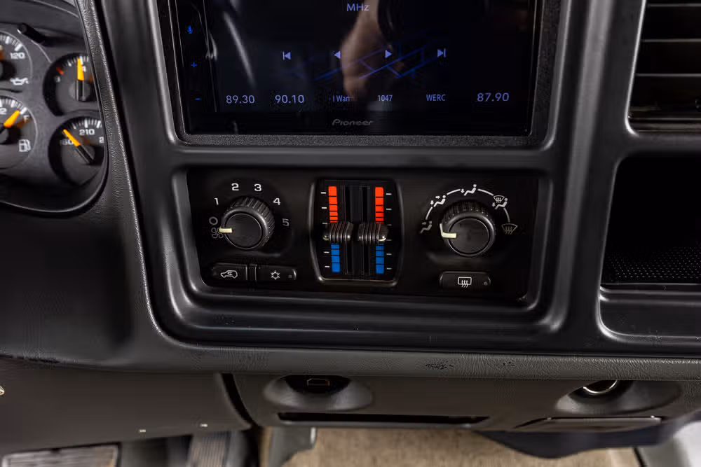 2007 GMC Sierra 2500HD Classic SLE1 Crew Cab Image 25