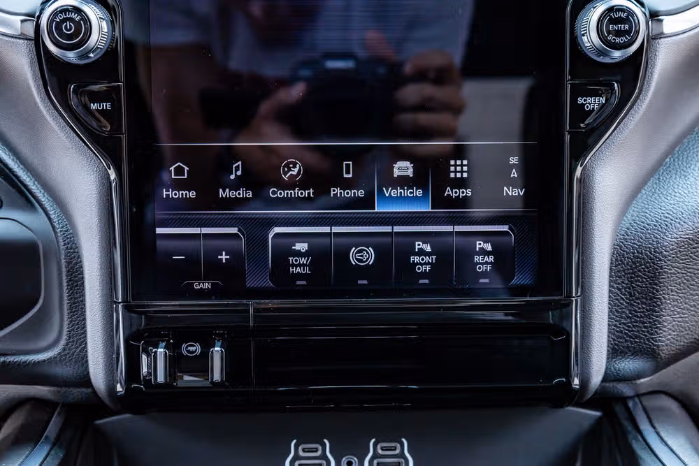 2026 Ram 3500 Laramie Crew Cab Image 28