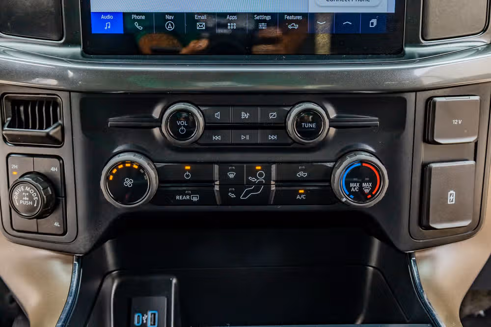 2024 Ford F-150 STX SuperCrew Image 27