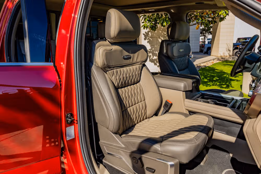 2026 Ford F-350 Super Duty Platinum Plus Crew Cab Image 32