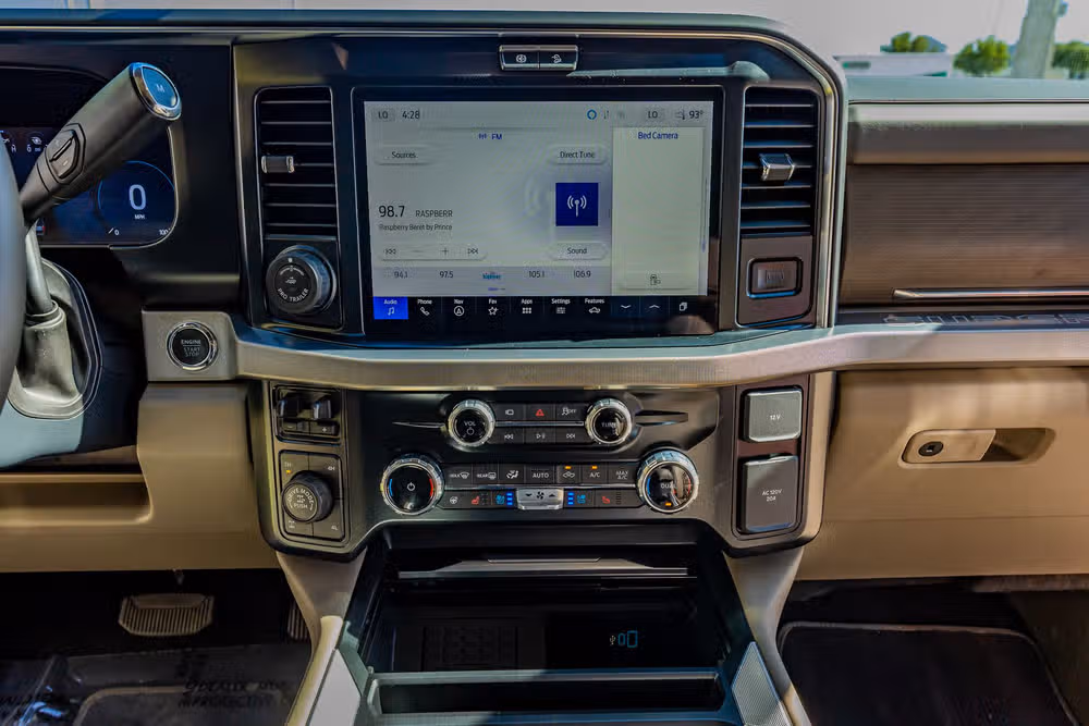 2026 Ford F-350 Super Duty Platinum Plus Crew Cab Image 25