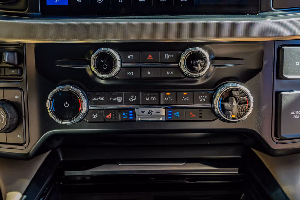 2026 Ford F-350 Super Duty Platinum Plus Crew Cab Image 28