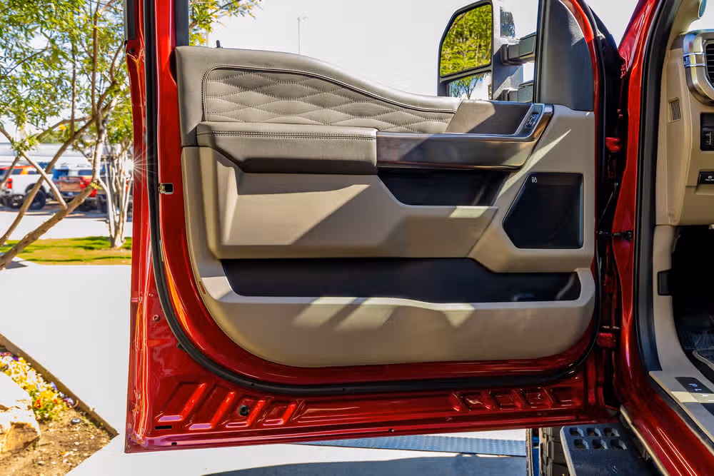 2026 Ford F-350 Super Duty Platinum Plus Crew Cab Image 37
