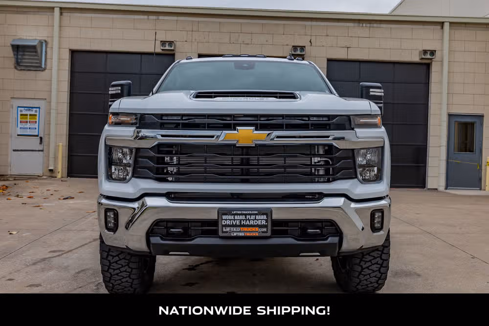 2026 Chevrolet Silverado 3500HD LT Crew Cab Image 4