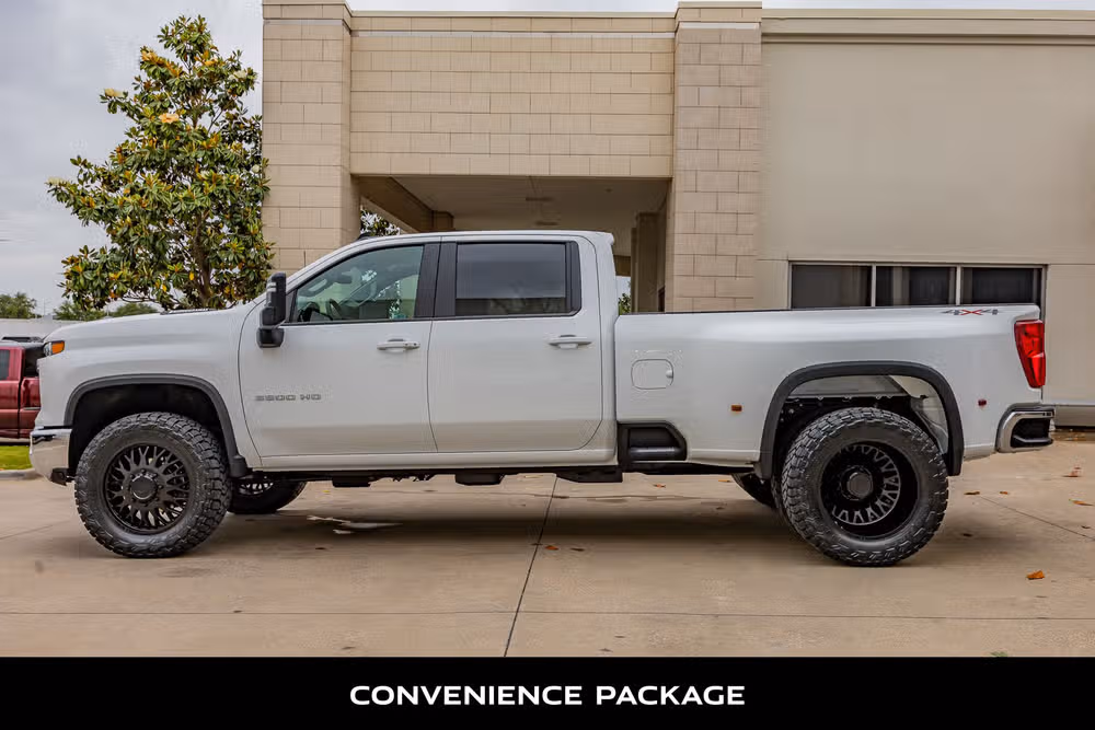 2026 Chevrolet Silverado 3500HD LT Crew Cab Image 6