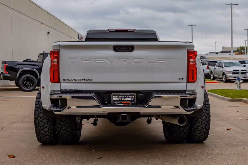 2026 Chevrolet Silverado 3500HD LT Crew Cab Image 8
