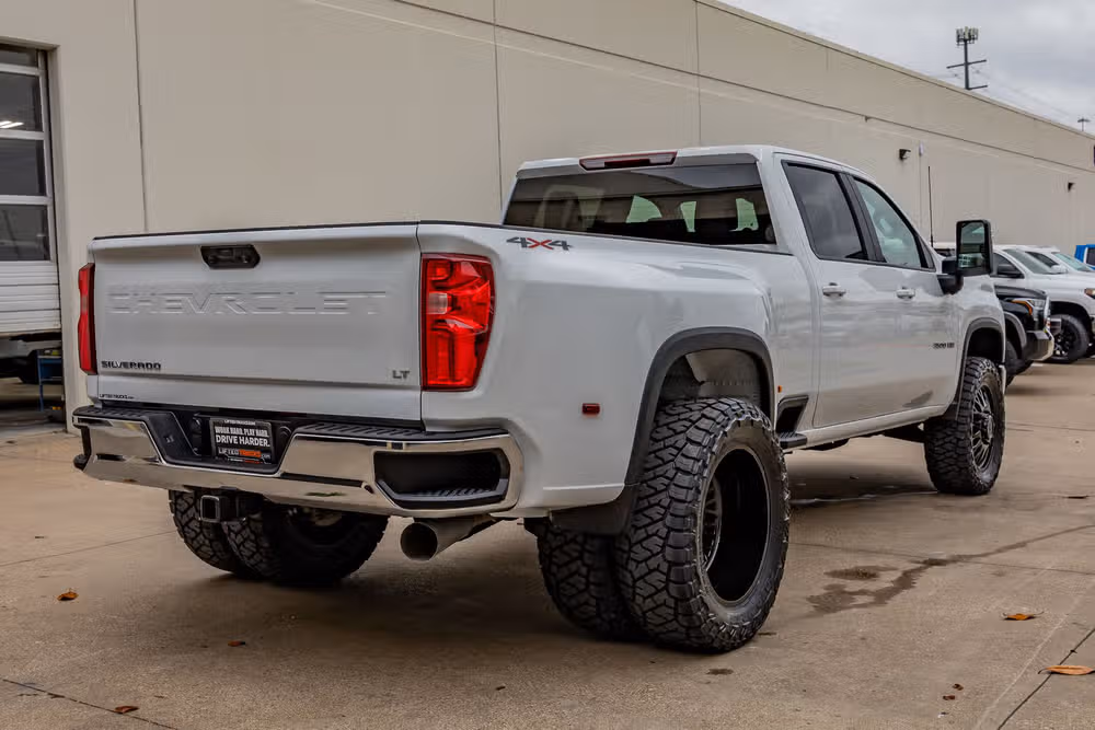 2026 Chevrolet Silverado 3500HD LT Crew Cab Image 10