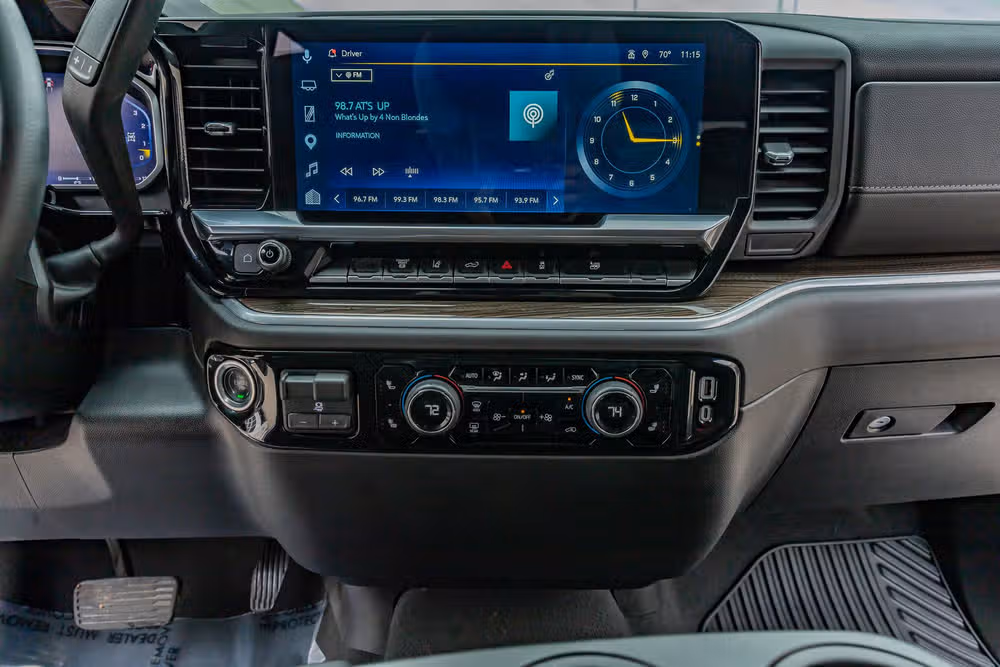 2026 Chevrolet Silverado 3500HD LT Crew Cab Image 23