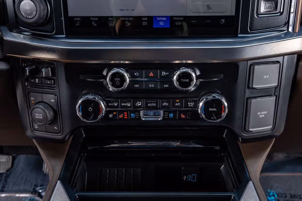 2026 Ford F-250 Super Duty King Ranch Crew Cab Image 27