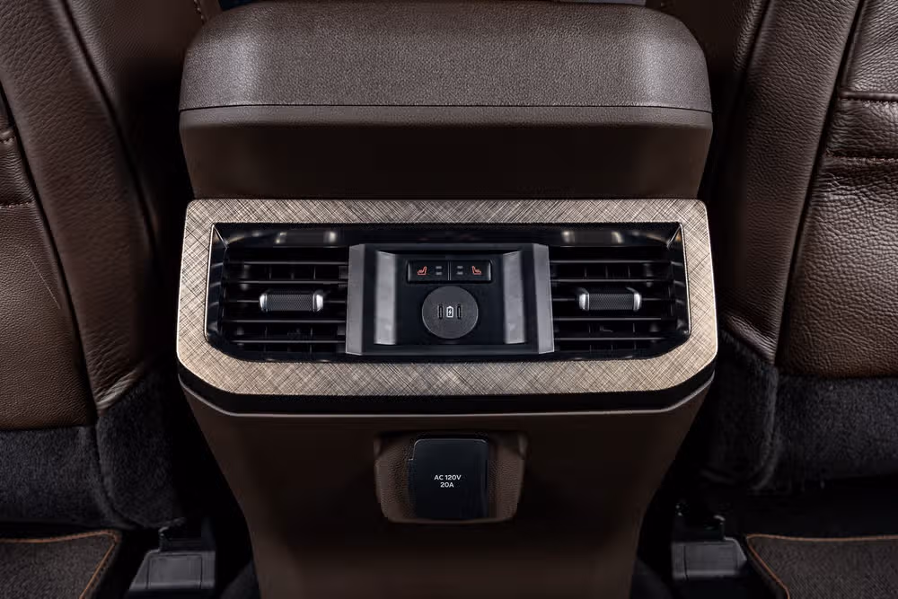 2026 Ford F-250 Super Duty King Ranch Crew Cab Image 33