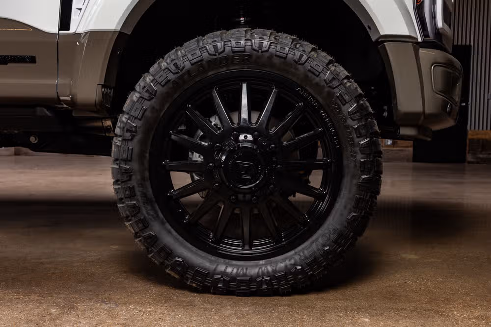 2026 Ford F-450 Super Duty King Ranch Crew Cab Image 11