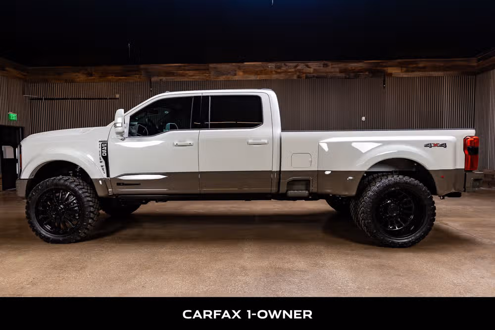 2026 Ford F-450 Super Duty King Ranch Crew Cab Image 5