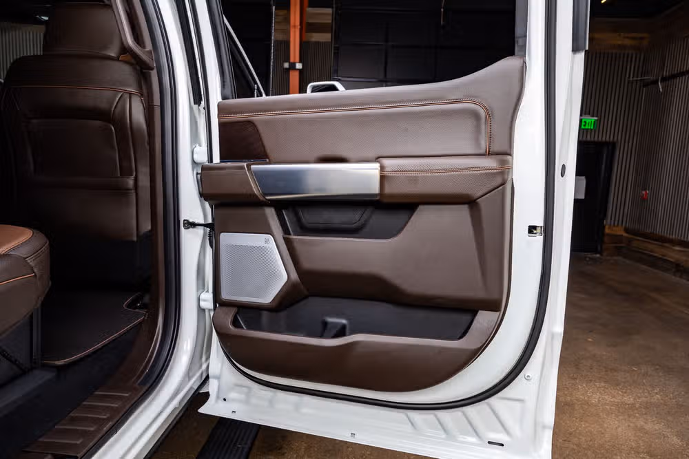 2026 Ford F-450 Super Duty King Ranch Crew Cab Image 37