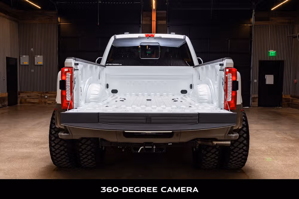 2026 Ford F-450 Super Duty King Ranch Crew Cab Image 8