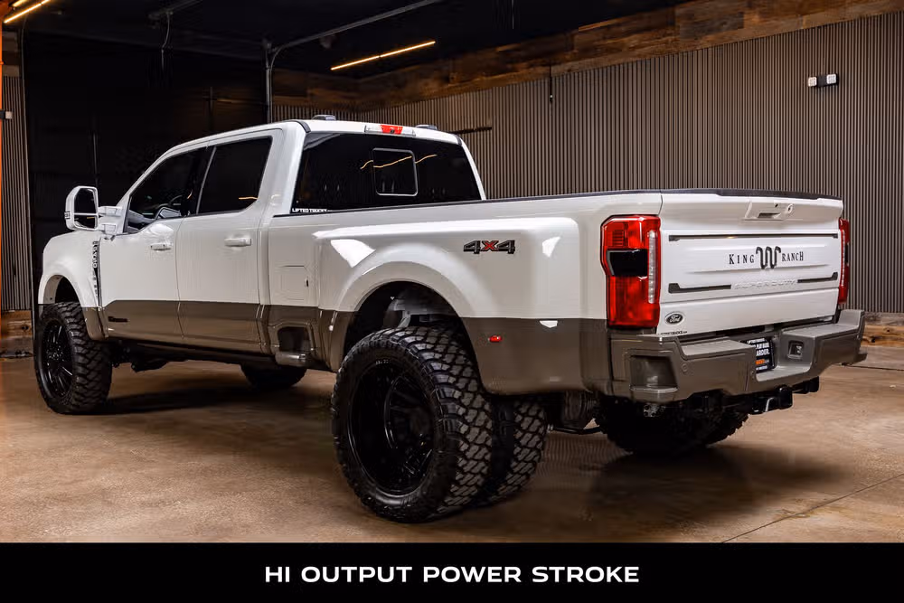 2026 Ford F-450 Super Duty King Ranch Crew Cab Image 6