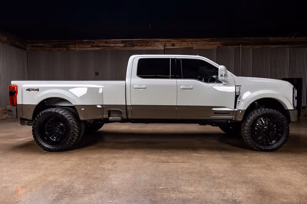 2026 Ford F-450 Super Duty King Ranch Crew Cab Image 10