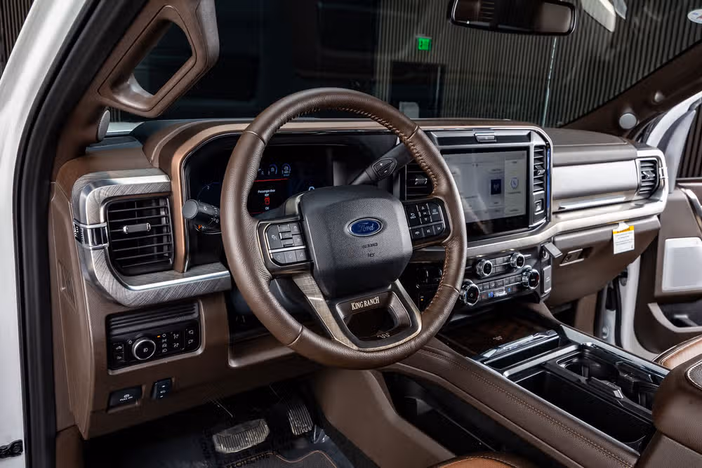2026 Ford F-450 Super Duty King Ranch Crew Cab Image 16